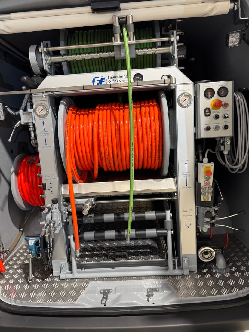 Bilde av innsiden til en av våre spylebiler